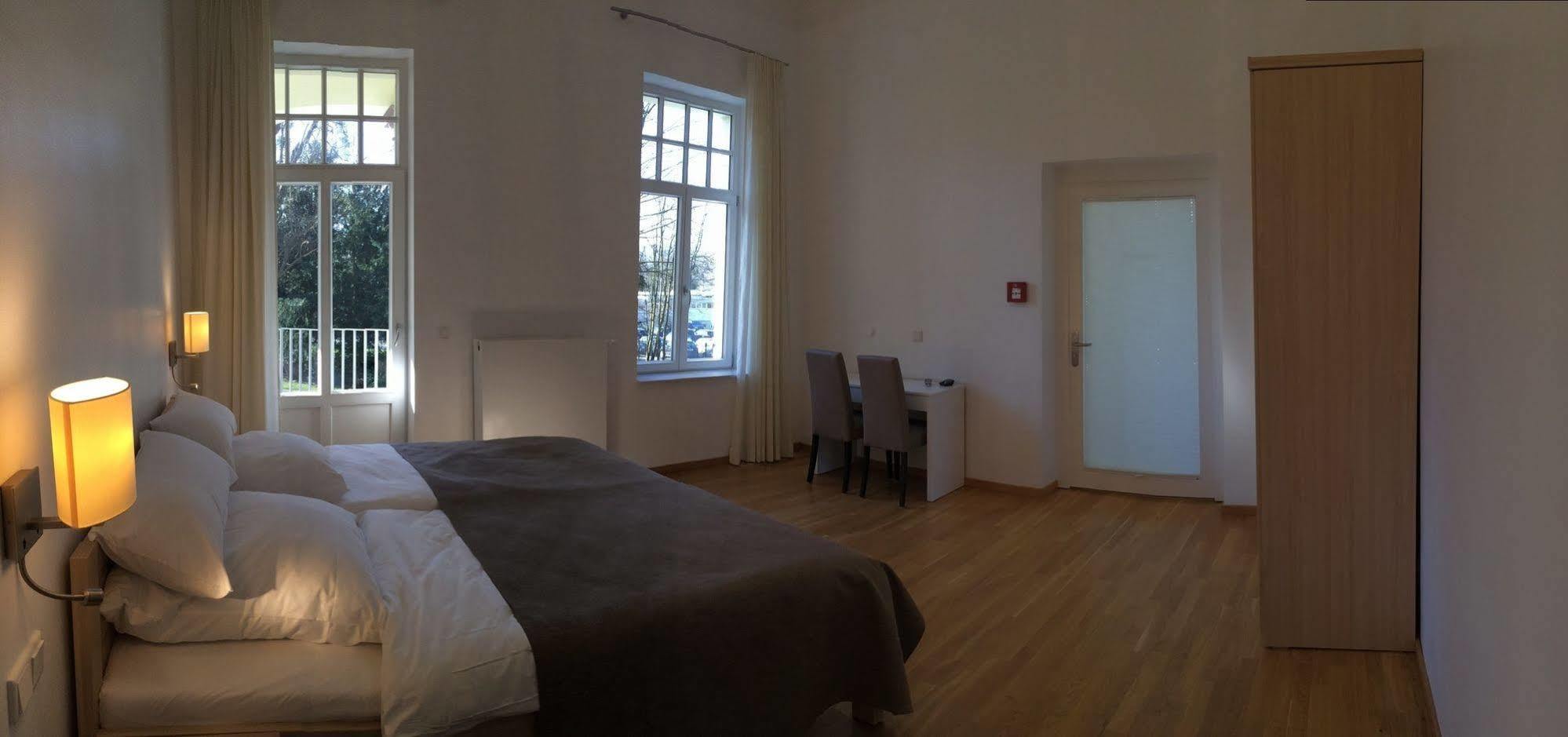 Appartements Am Kurpark บัดเพอร์ทอนท์ ภายนอก รูปภาพ