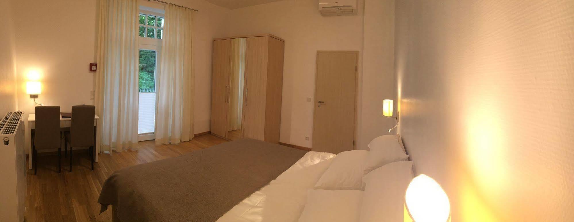 Appartements Am Kurpark บัดเพอร์ทอนท์ ภายนอก รูปภาพ